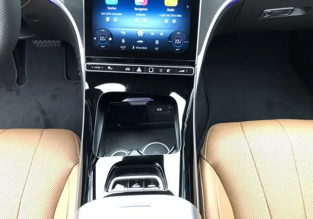 Angebotsdetails Mercedes-Benz CLE 200 Cabriolet Sport AMG-Line ++sofort verfügbar++ Graulack hightechsilber