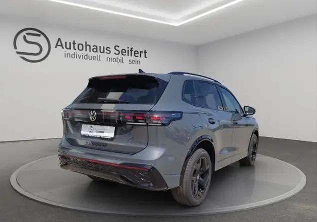 Angebotsdetails Volkswagen Tiguan 1.5 TSI eHybrid 150 kW R-Line Grau (DELFINGRAU)
