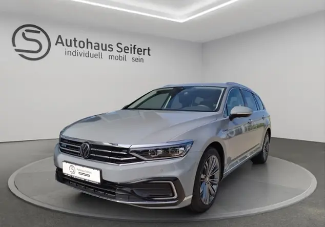 Angebotsdetails Volkswagen Passat Variant GTE Grau (Mondsteingrau)