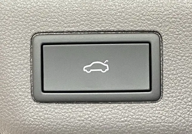 Angebotsdetails Volkswagen T7 Multivan 2.0 TDI 'Edition' lang / Grau (Indiumgrau Metallic/Deep Black Perleffekt)