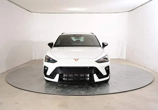 Angebotsdetails Cupra Leon Sportstourer Cupra ST 1.5 eTSI 110 kW (150-PS) 7-Gang-DSG Glacial WeiÃ Metallic/WeiÃ