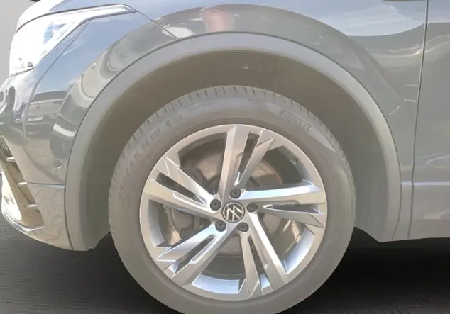 Angebotsdetails Volkswagen Tiguan R-Line 2.0 TDI 4Motion Grau (Delfingrau Metallic)