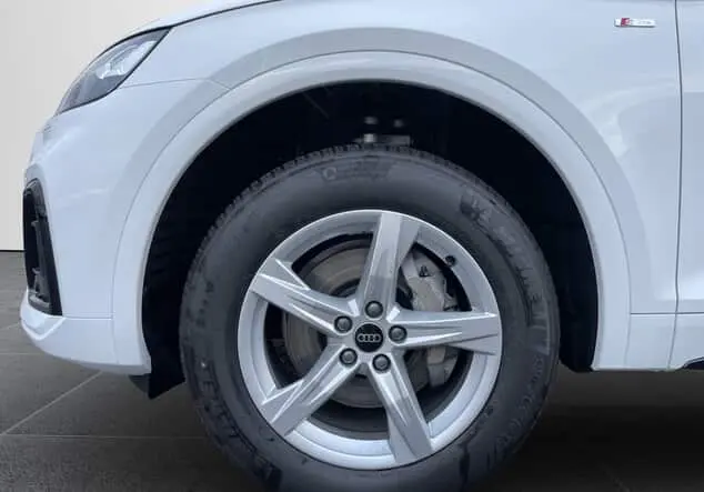 Angebotsdetails Audi Q5 S line business 40 TDI 150 (204) kW(PS) S tronic Arkonaweiß