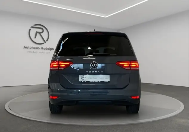 Angebotsdetails Volkswagen Touran 2.0 TDI Active / Grau (Delfingrau Metallic)