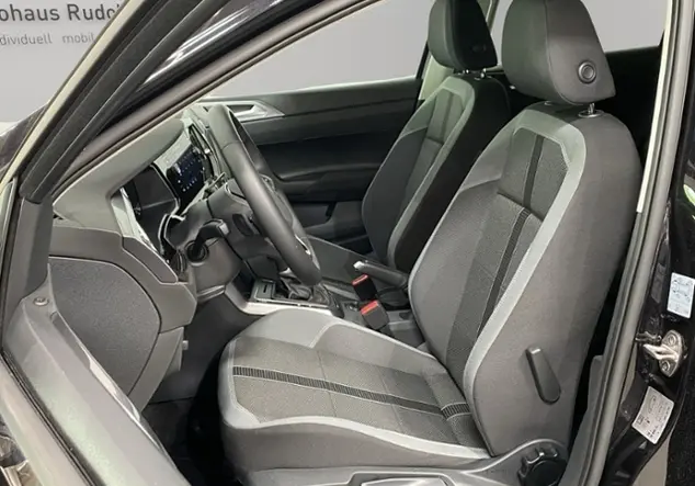 Angebotsdetails Volkswagen Polo 1.0 TSI Style / Einparkhilfe Schwarz (Deep Black Perleffekt)