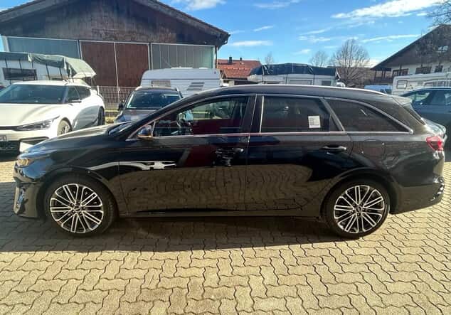 Angebotsdetails Kia Ceed SW Ultimate BLACK PEARL