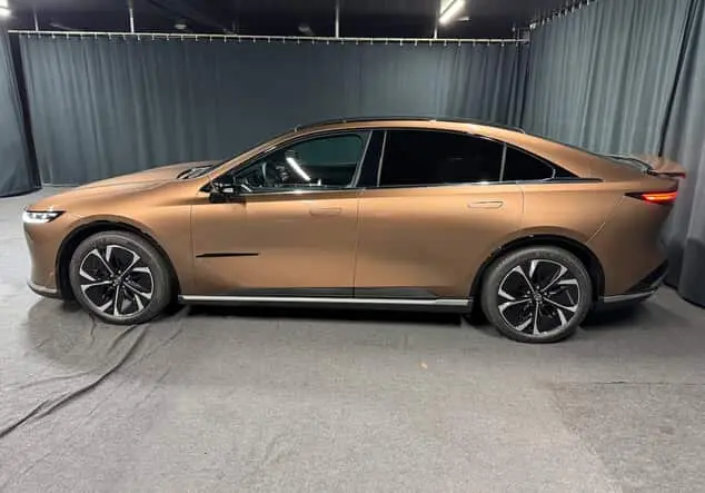 Angebotsdetails Mazda 6E 6e 258PS TAKUMI*LEDER-S*PANO MELTING COPPER M