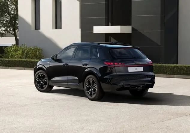 Angebotsdetails Audi Q3 Audi Q3 S line 1.5 TFSI 110 kW (150 PS) 7-Gang tronic Mythosschwarz Metallic