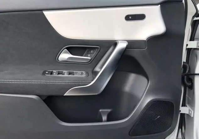 Angebotsdetails Mercedes-Benz A 180 Kompaktlimousine ***Edition*** SONDERLACKIERUNG Grau manufaktur lack manufaktur alpingrau uni