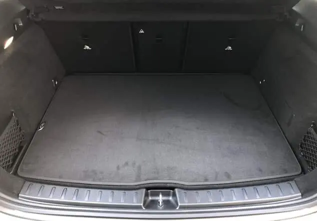Angebotsdetails Mercedes-Benz GLA 220 d 4MATIC ++sofort verfügbar++ Metalliclack mountaingrau