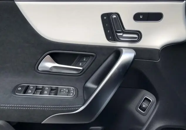Angebotsdetails Mercedes-Benz CLA 200 Shooting Brake ++verfügbar ab 27.09.25++ Grau manufaktur lack manufaktur alpingrau uni