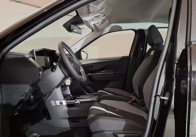 Angebotsdetails Opel Frontera Opel Frontera Edition 1.2 Direct Injection Turbo Hybrid 48 V 81 kW (110 PS) Elektrisches 6-Gang-Doppelkupplungsgetriebe (eDCT) Karbon Schwarz Metallic