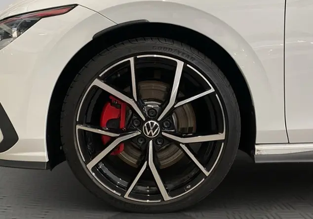 Angebotsdetails Volkswagen Golf VIII GTI 2.0 TSI / RFK Weià (Pure White)