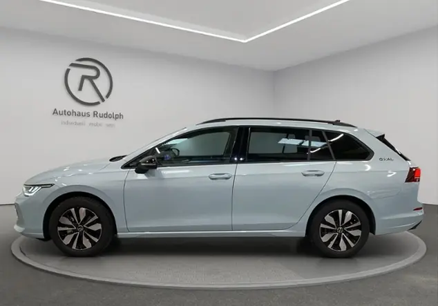 Angebotsdetails Volkswagen Golf VIII Variant 1.5 TSI Goal / Blau (Crystal Ice Blue Metallic)