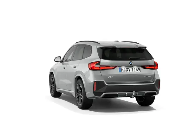 Angebotsdetails BMW X1 sDrive18d Steptronic Spacesilber Metallic