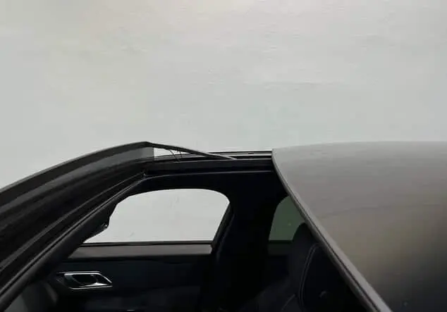 Angebotsdetails Land Rover Range Rover Rover Velar P400 R-Dynamic SE Santorini black