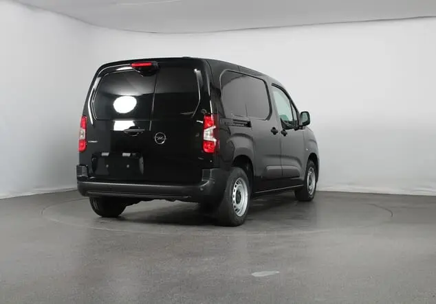 Angebotsdetails Opel Combo Opel Combo Cargo L1 mit normaler Nutzlast 1.5 Diesel 75 kW (102 PS) 6-Gang Karbon Schwarz Metallic