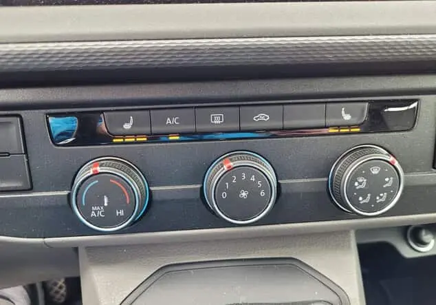 Angebotsdetails Volkswagen T6 Caravelle Candy white