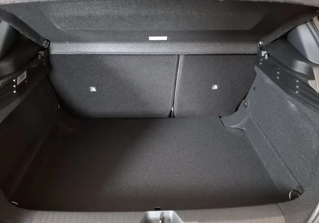 Angebotsdetails Opel Astra Opel Astra Edition 1.2 Turbo 96 kW (130 PS) 6-Gang Karbon Schwarz Metallic