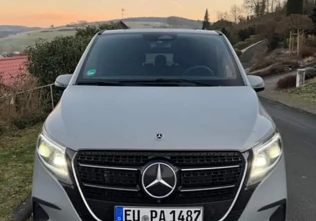 Angebotsdetails Mercedes-Benz V V 250 d Lang Grau