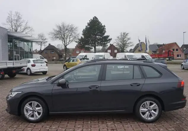 Angebotsdetails Volkswagen Golf Variant Business Uranograu