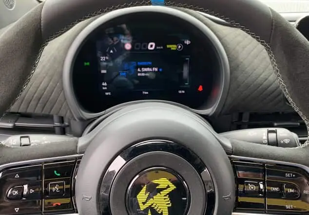 Angebotsdetails Abarth 500e Scorpione Blau