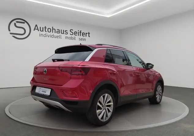 Angebotsdetails Volkswagen T-Roc Move Rot (Kings Red Metallic)