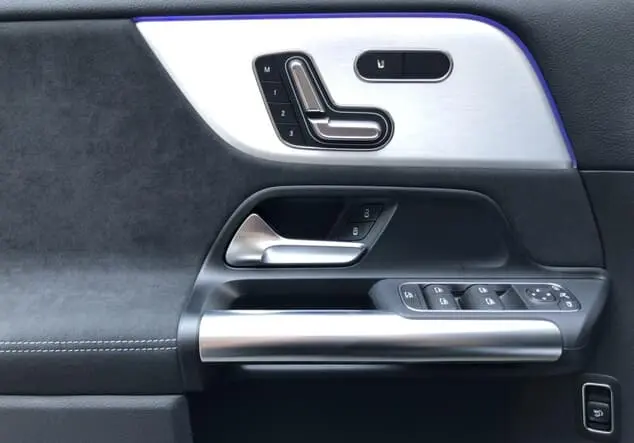 Angebotsdetails Mercedes-Benz GLA 220 d 4MATIC ++sofort verfügbar++ Metalliclack mountaingrau