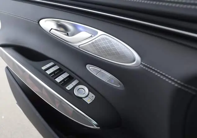 Angebotsdetails Genesis GV70 GV70 2.5 T Sport 4WD Volldigital AUT Weiß