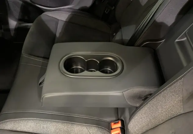 Angebotsdetails Volkswagen Golf VIII Variant Style 1.5 eTSI KLIMA N Blau (Anemonenblau Metallic)