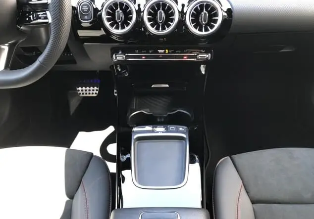 Angebotsdetails Mercedes-Benz A 220 d Limousine ++sofort verfügbar++ Metalliclack kosmosschwarz