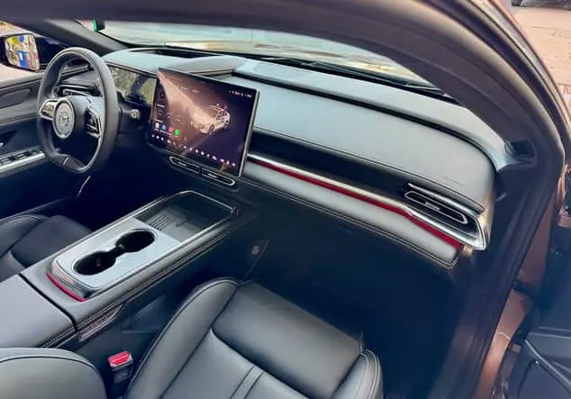 Angebotsdetails Mazda 6E 6e 258PS TAKUMI*LEDER-S*PANO MELTING COPPER M