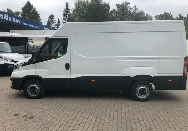 Angebotsdetails Iveco Daily Rückfahrkamera Ladungssicherung Weiß