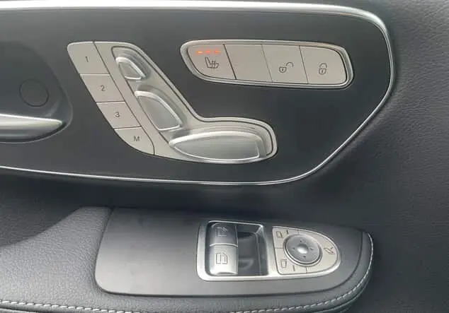 Angebotsdetails Mercedes-Benz V 300 d **AMG Obsidianschwarz