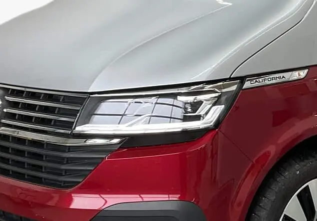 Angebotsdetails Volkswagen California T6.1 California OCEAN 2.0TDI 204PS NP.112T 4M ACC.AHK.STHZG.NAVI+VC.DCC.MARKISE Silber / Rot