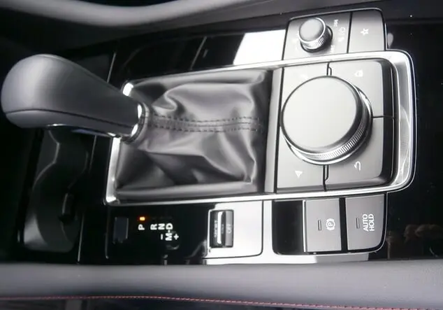 Angebotsdetails Mazda 3 2.5L e-SKYACTIV G 140PS 6AT HOMURA Machine Gray