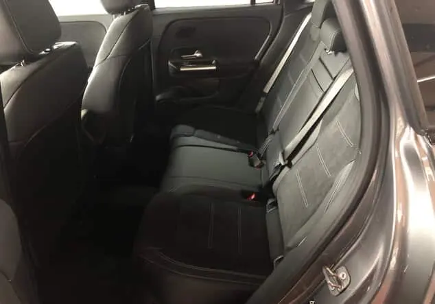Angebotsdetails Mercedes-Benz GLA 200 ++sofort verfügbar++ Metalliclack mountaingrau