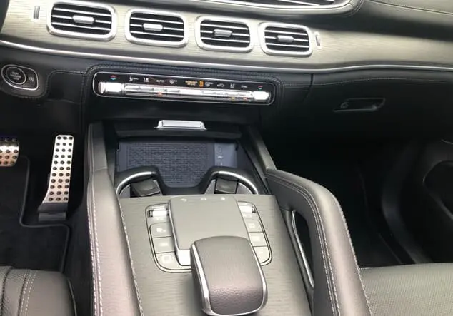 Angebotsdetails Mercedes-Benz GLE 450 4MATIC ++verfügbar ab 25.09.2025++ Metalliclack obsidianschwarz