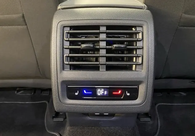 Angebotsdetails Volkswagen Golf VIII Variant 1.5 eTSI Move / Grau (Delfingrau Metallic)