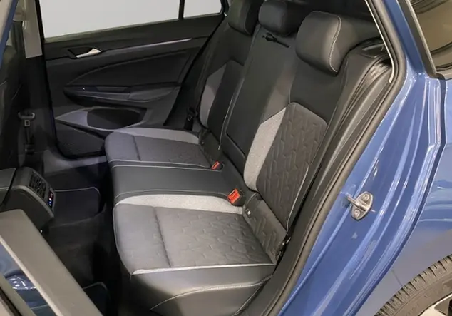 Angebotsdetails Volkswagen Golf VIII Variant 2.0 TDI Goal / Blau (Anemonenblau Metallic)