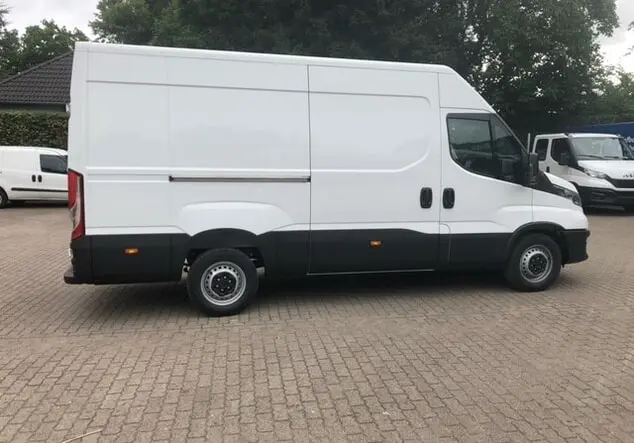 Angebotsdetails Iveco Daily Rückfahrkamera Ladungssicherung Weiß