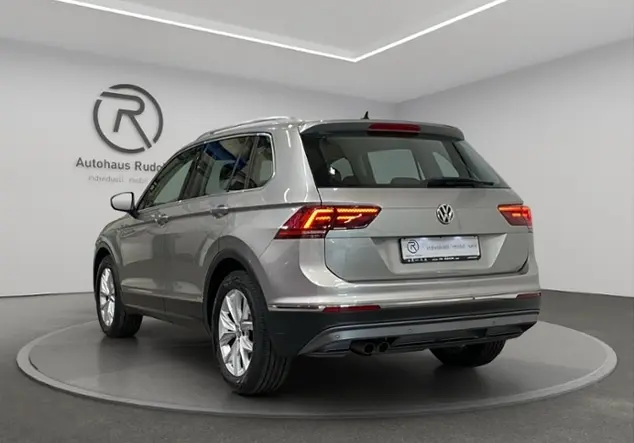 Angebotsdetails Volkswagen Tiguan 2.0 TDI Highline / Silber (Tungsten Silver Metallic)