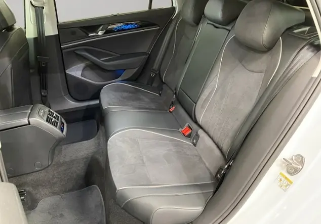 Angebotsdetails Volkswagen Passat Variant B9 2.0 TDI Elegance KLIMA WeiÃ (Pure White)
