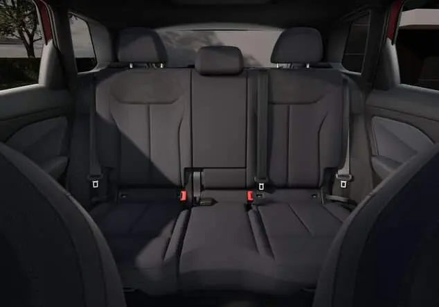 Angebotsdetails Audi Q3 Audi Q3 S line 1.5 TFSI 110 kW (150 PS) 7-Gang tronic Progressivrot Metallic