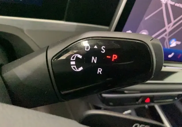 Angebotsdetails Volkswagen Passat Variant B9 2.0 TDI Elegance KLIMA Grau (Diabasgrau Metallic)