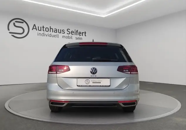 Angebotsdetails Volkswagen Passat Variant GTE 1.4 TSI Silber (Scale Silver Metallic)