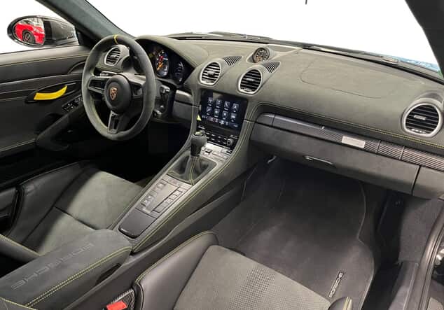 Angebotsdetails Porsche 718 Cayman GT4 RS Schwarz