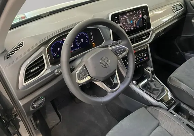 Angebotsdetails Volkswagen T-Roc Style 1.5 TSI STANDHEIZUNG Grau (Indiumgrau Metallic)