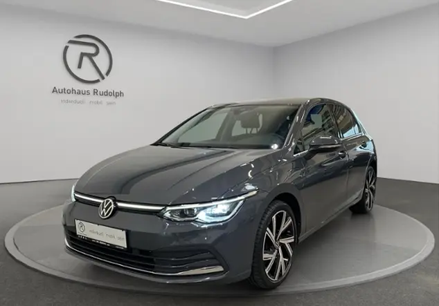 Angebotsdetails Volkswagen Golf VIII 1.4 eHybrid Style / Grau (Delfingrau Metallic)