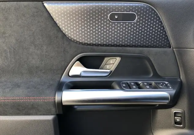Angebotsdetails Mercedes-Benz GLA 200 AMG-Line ++sofort verfügbar++ Blau-lack spektralblau